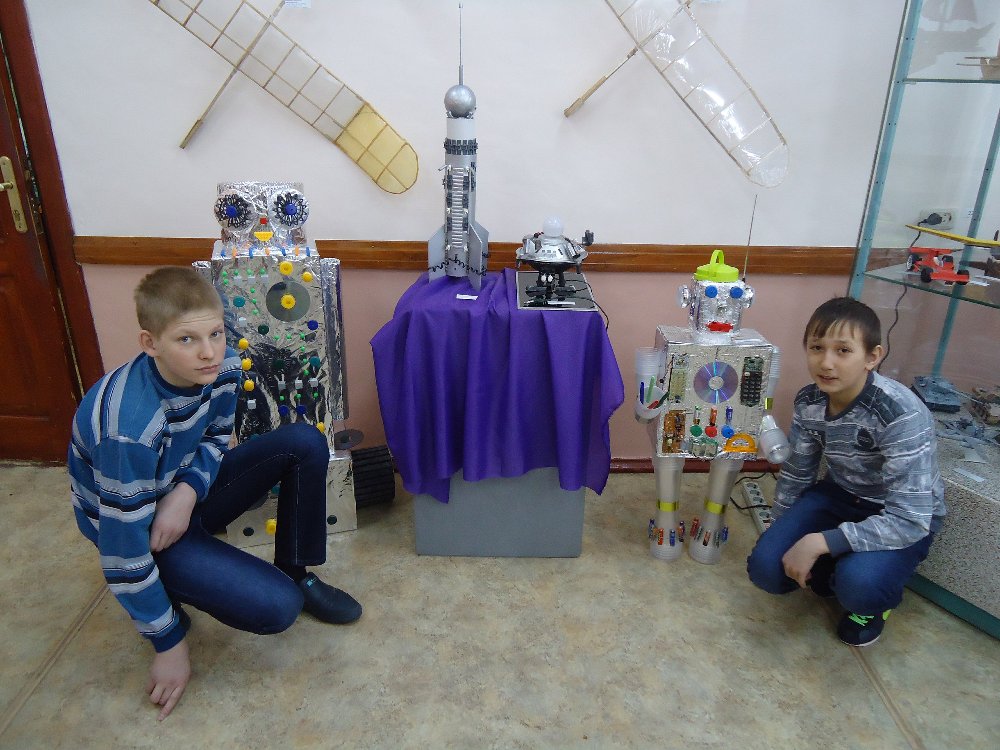 ТВОРЧЕСТВО ЮНЫХ. ВОСПИТАННИКИ СОЦИАЛЬНО-РЕАБИЛИТАЦИОННОГО ЦЕНТРА ПОСЕТИЛИ ВЫСТАВКУ ДЕТСКОГО ТВОРЧЕСТВА