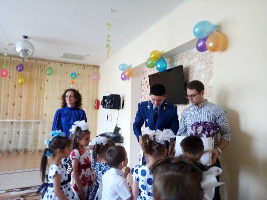 В СОЦИАЛЬНО-РЕАБИЛИТАЦИОННОМ ЦЕНТРЕ ДЛЯ НЕСОВЕРШЕННОЛЛЕТНИХ ПРОШЕЛ ПРАЗДНИК, ПОСВЯЩЕННЫЙ ЛЕТУ И ДЕТСТВУ