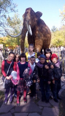 Осенний праздник в парке "Веселый Дино" для воспитанников социально-реабилитационного центра