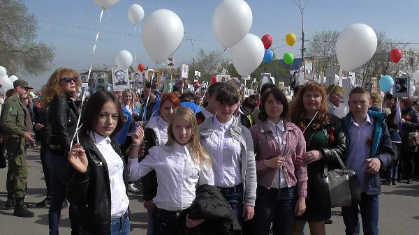 ВОСПИТАННИКИ СОЦИАЛЬНО-РЕАБИЛИТАЦИОННОГО ЦЕНТРА СТАЛИ УЧАСТНИКАМИ «БЕССМЕРТНОГО ПОЛКА»