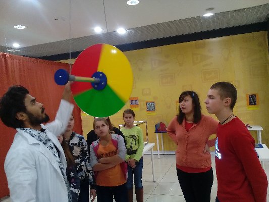 Воспитанники Социально-реабилитационного центра посетили лабораторию Эйнштейна