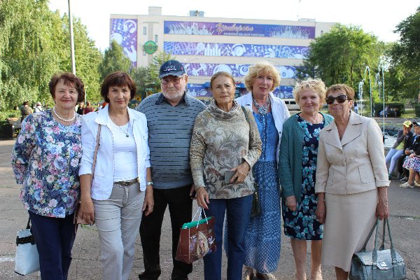 « Стихи и песни нашей молодости».