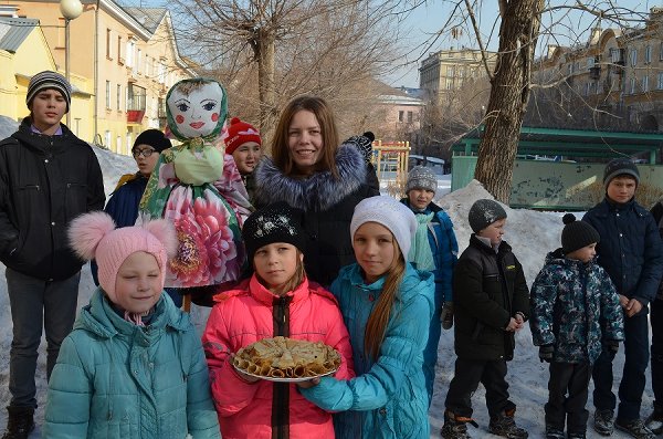 Масленица, масленица, зиму унеси! Масленица, масленица, к нам весна приди!