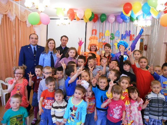 РАБОТНИКИ ПРОКУРАТУРЫ В ГОСТЯХ У РЕБЯТ ЦЕНТРА ПОМОЩИ ДЕТЯМ «РОДНИК»