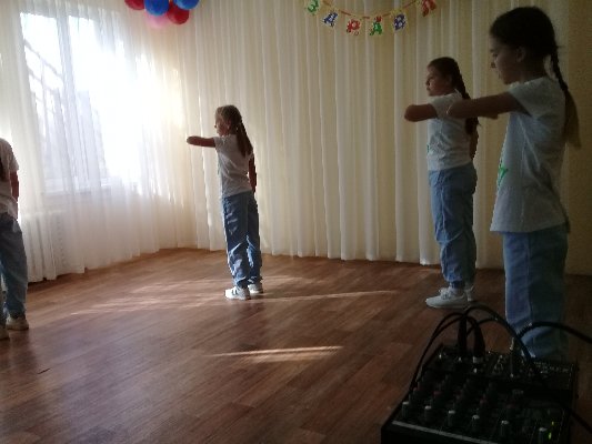 ЧЕБУРАШКА И ЕГО ДРУЗЬЯ В ГОСТЯХ У ВОСПИТАННИКОВ СОЦИАЛЬНО-РЕАБИЛИТАЦИОННОГО ЦЕНТРА