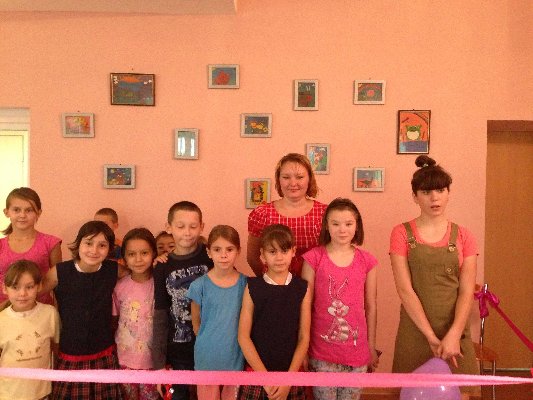 Открытие творческой выставки в социально-реабилитационном центре для несовершеннолетних