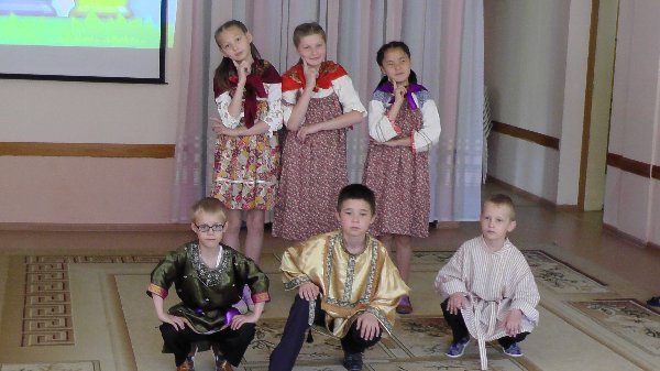 ФОЛЬКЛОРНЫЙ ПРАЗДНИК В ДЕНЬ ДРУЖБЫ И ЕДИНЕНИЯ СЛАВЯН В ЦЕНТРЕ ПОМОЩИ ДЕТЯМ «РОДНИК»