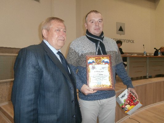 В малом зале городской администрации состоялось заседание городского совета ветеранов